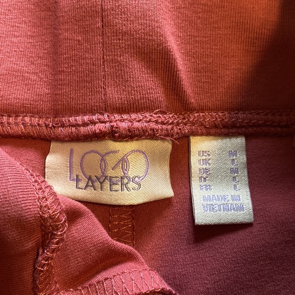 Logo Layers pretty rose leggings, medium, 30” inseam. Brand new never worn. - Picture 4 of 6